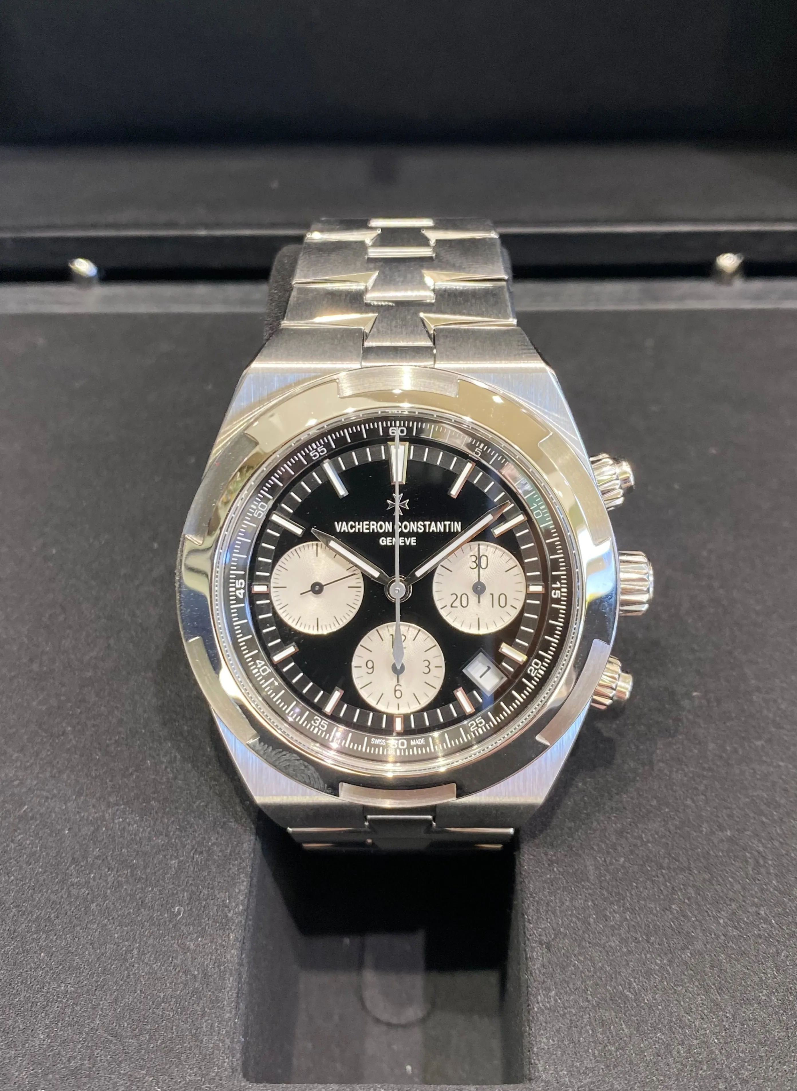 2023 Vacheron Constantin Overseas Chronograph 5500V