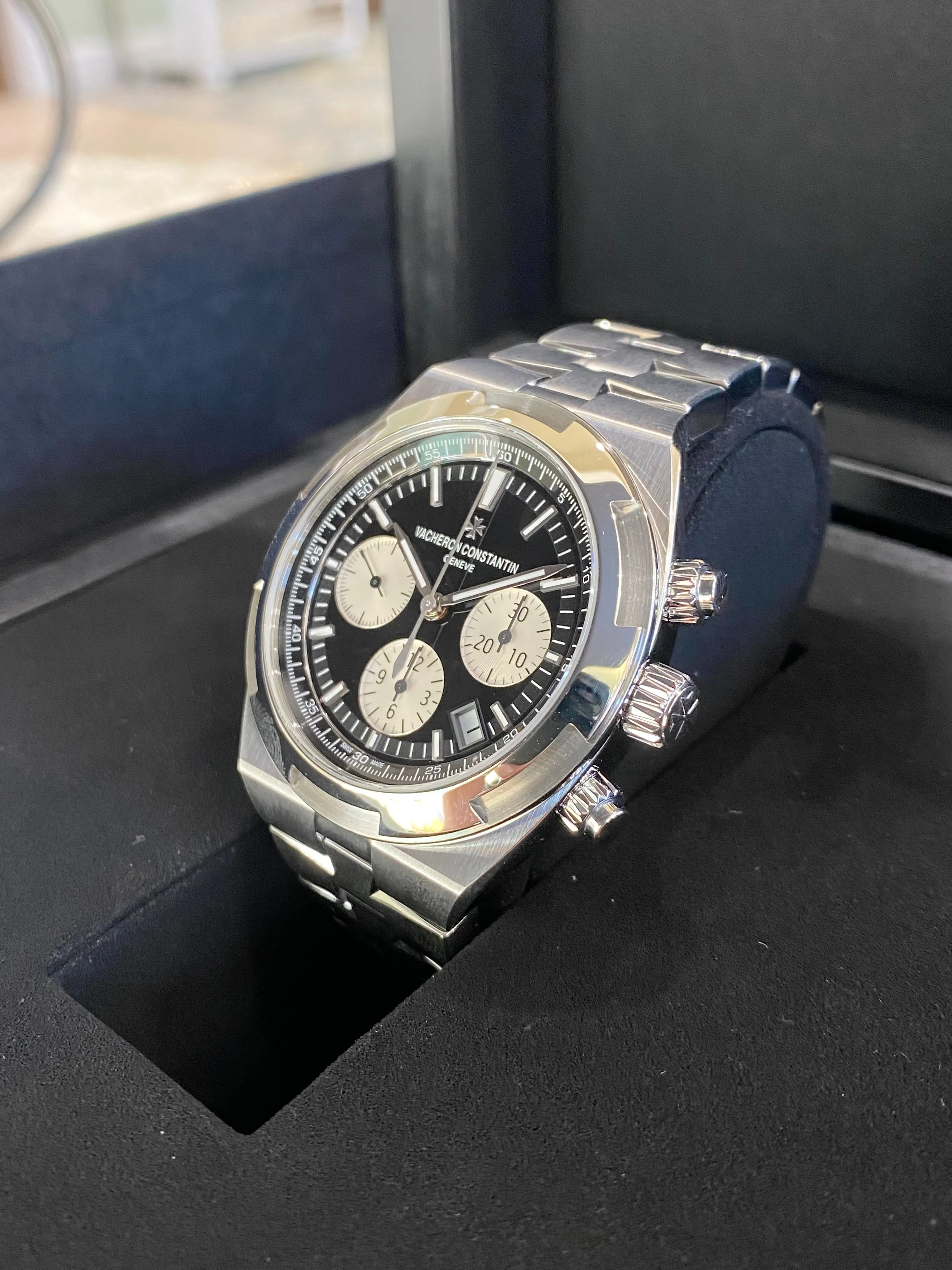 2023 Vacheron Constantin Overseas Chronograph 5500V