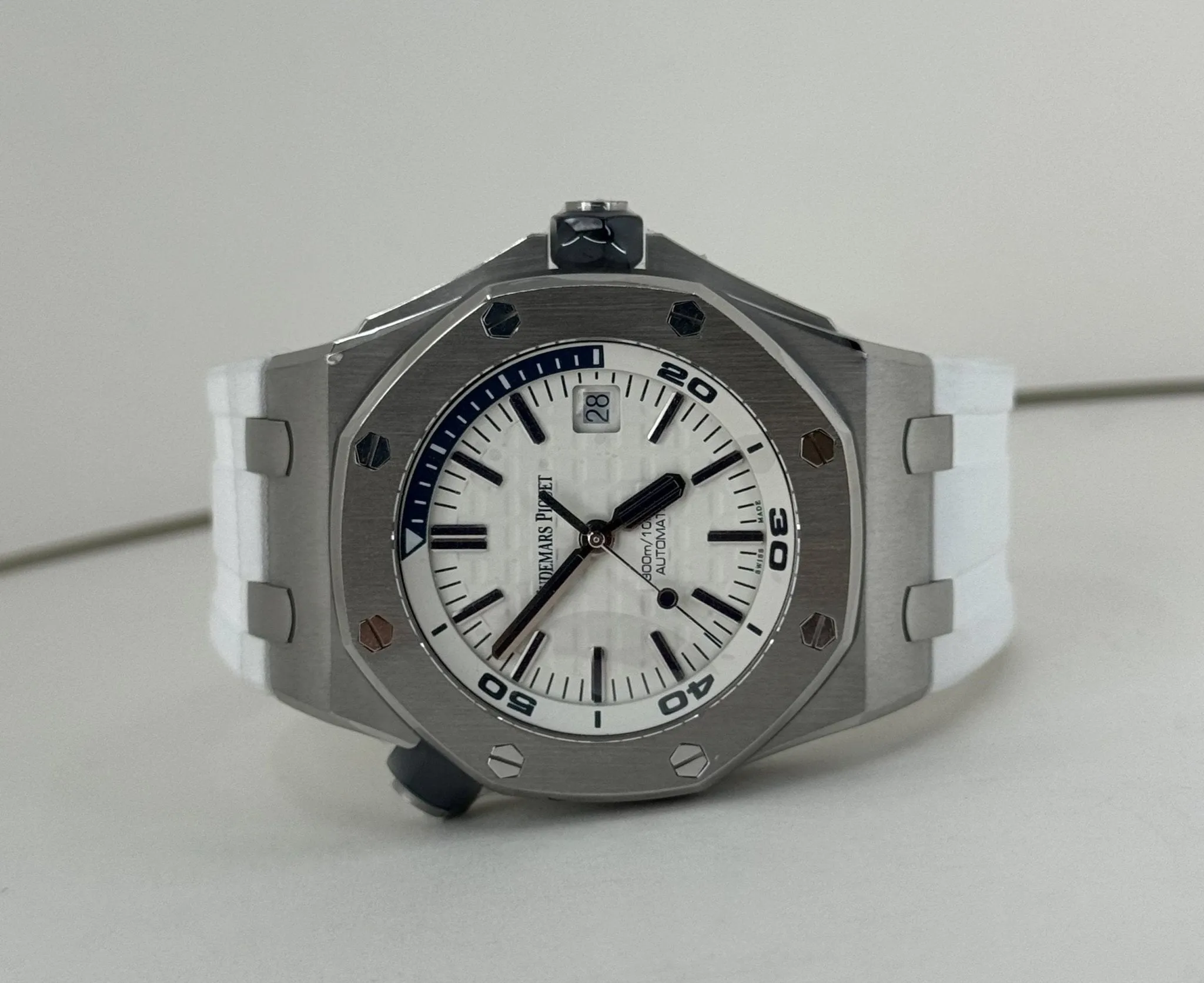 Audemars Piguet Royal Oak Offshore Diver Watch-White Dial 42mm-15710ST.OO.A010CA.01