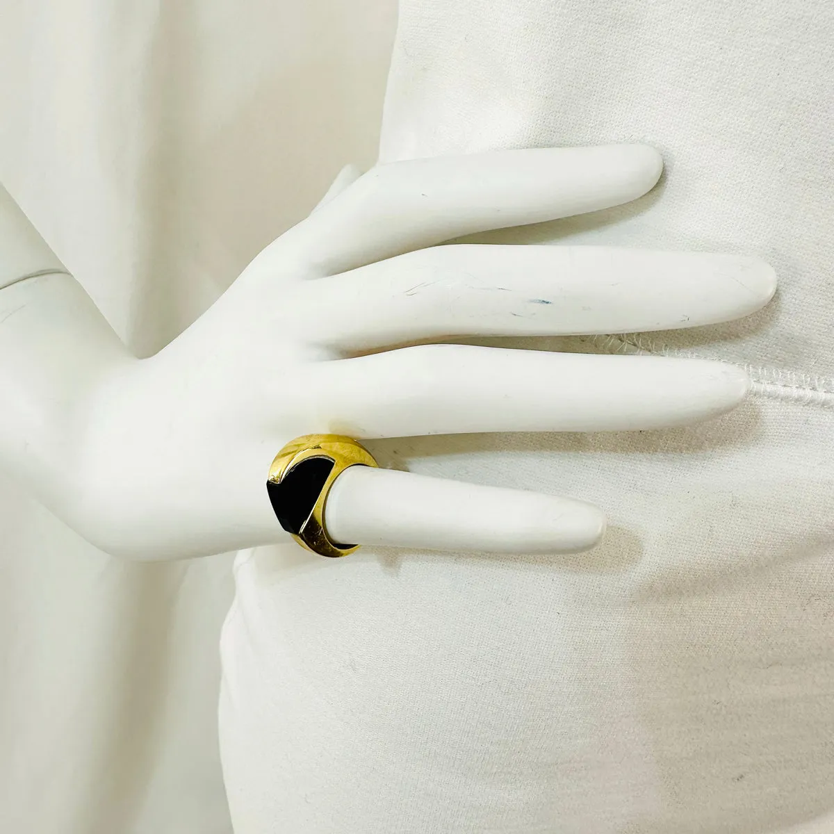 Henry Dunay 18K Gold Ring with Onyx