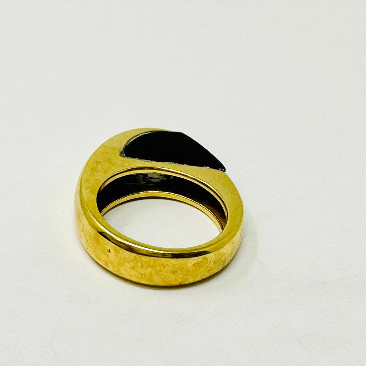 Henry Dunay 18K Gold Ring with Onyx