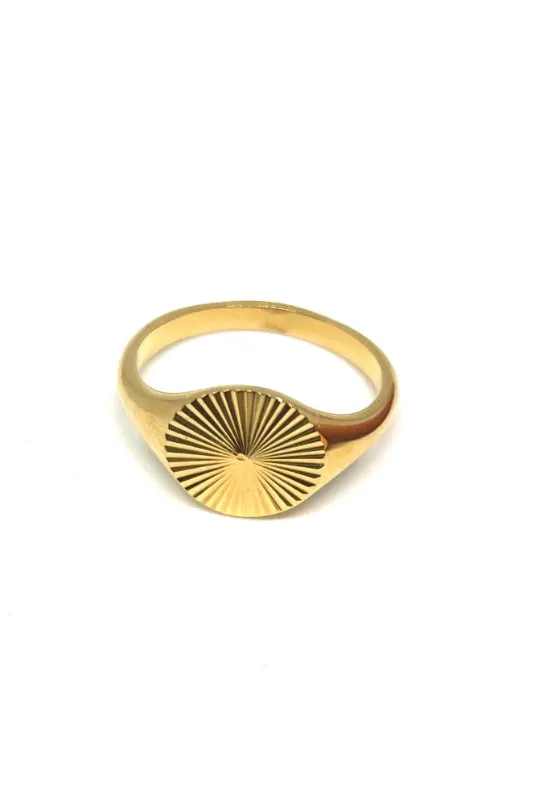 quinn signet ring